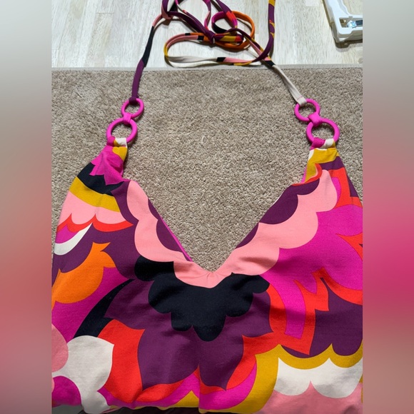 Trina Turk swimwear 10💕🌷 - Picture 9 of 10